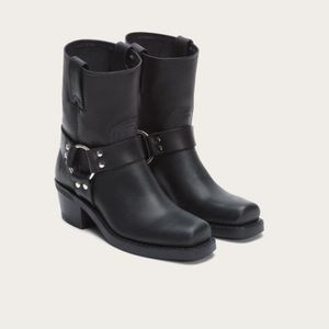 NWOT Frye Harness 8R Square Toe Low-Rise Boot - 6